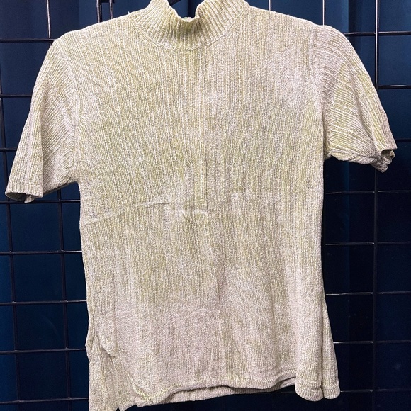 Knitted Valerie Stevens Short Sleeve Turtleneck - Picture 1 of 2